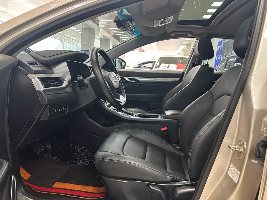 GEELY Emgrand 2020 car image #6