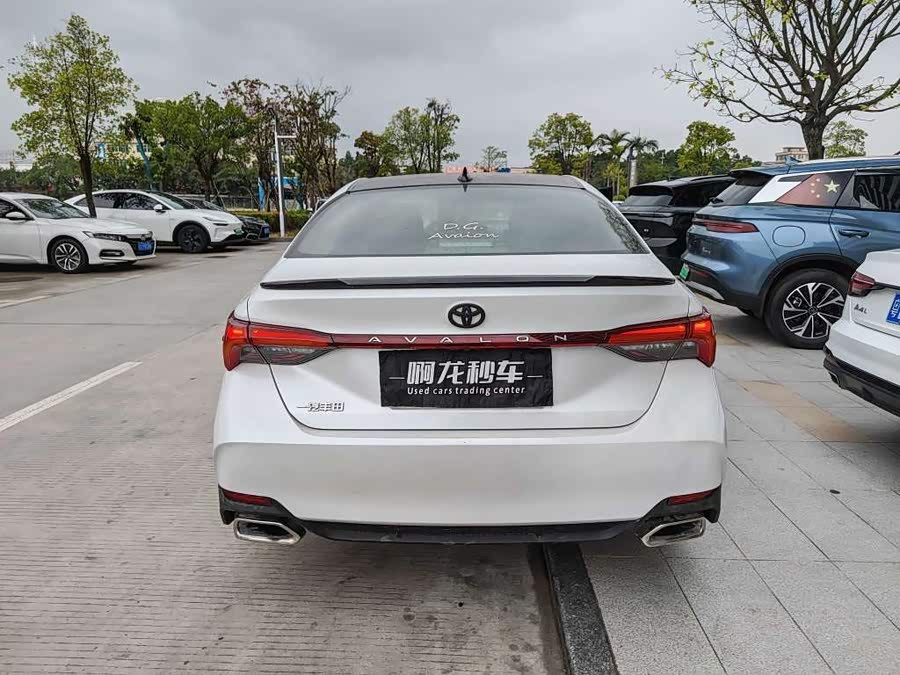 Toyota Avalon 2022 car image #6