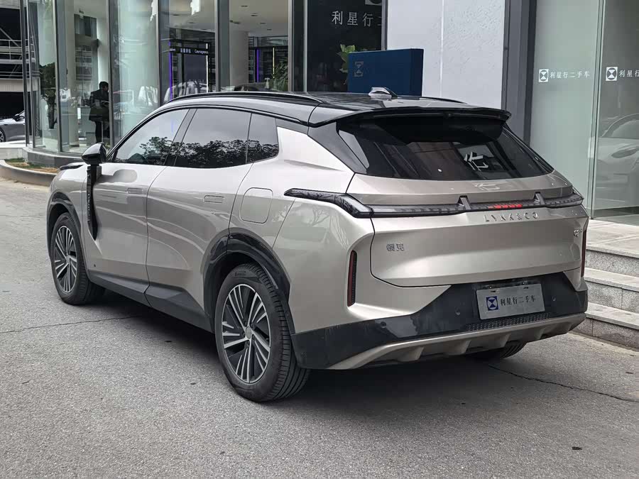 Lynk & Co 08 EM-P 2023 car image #6