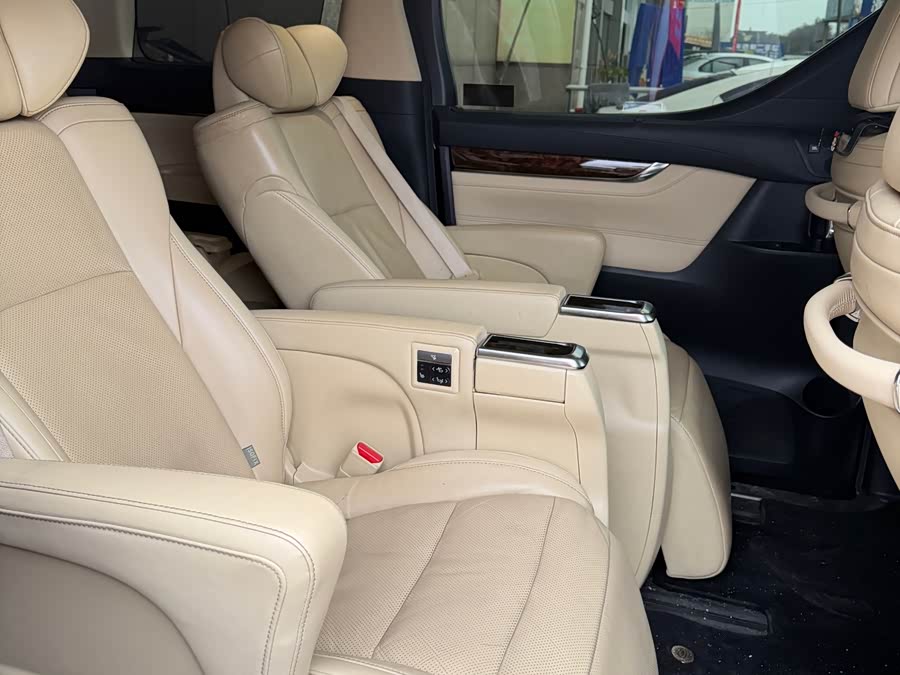 Toyota Alphard 2018 immagine di auto #6