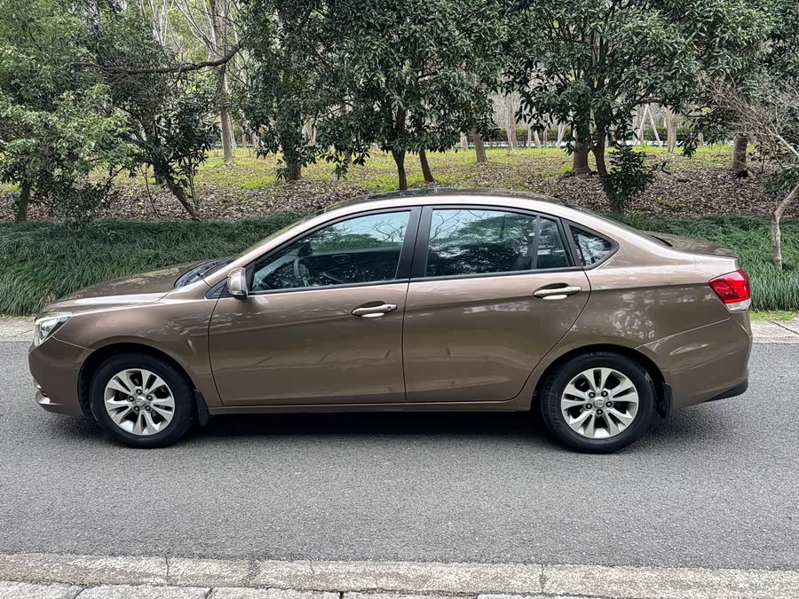 Soueast V5 Lingzhi 2015 car image #6