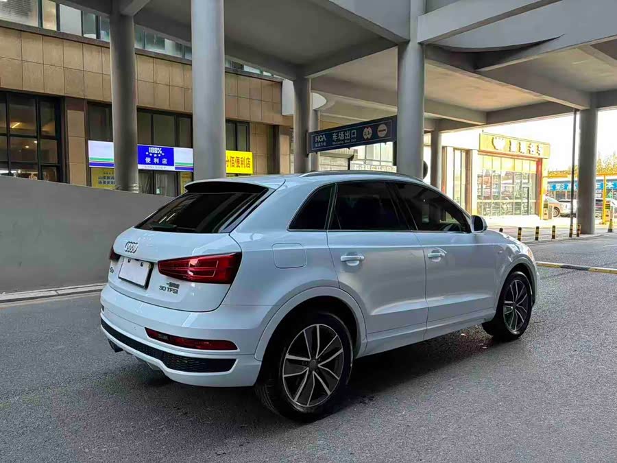 Audi Q3 2019 immagine di auto #6