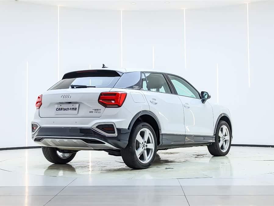 Audi Q2L 2023 car image #6