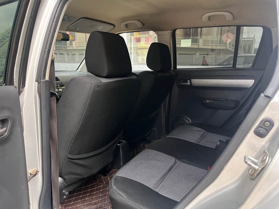 铃木 雨燕 2010 汽车图片 #6