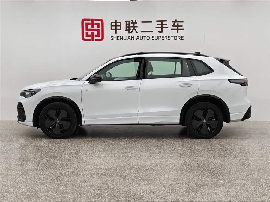 Volkswagen Tiguan L 2024 car image #6