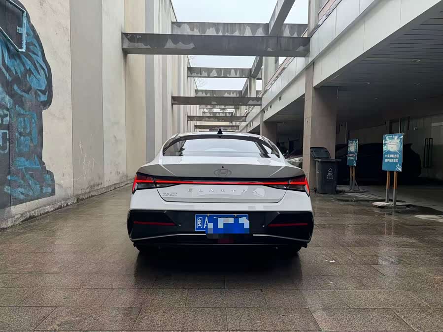 Hyundai Elantra 2023 immagine di auto #6