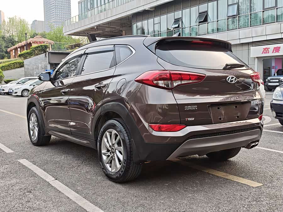 Hyundai Tucson 2015 car image #6
