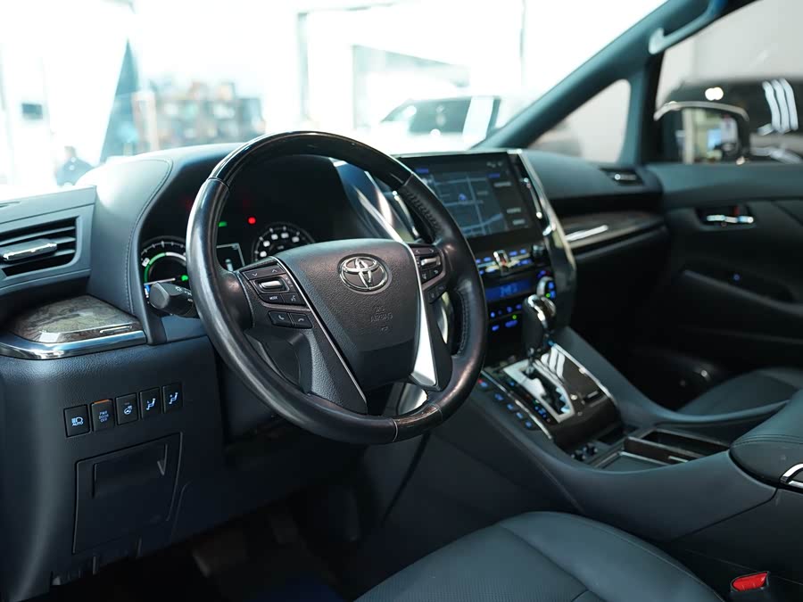 Toyota Vellfire 2020 car image #6