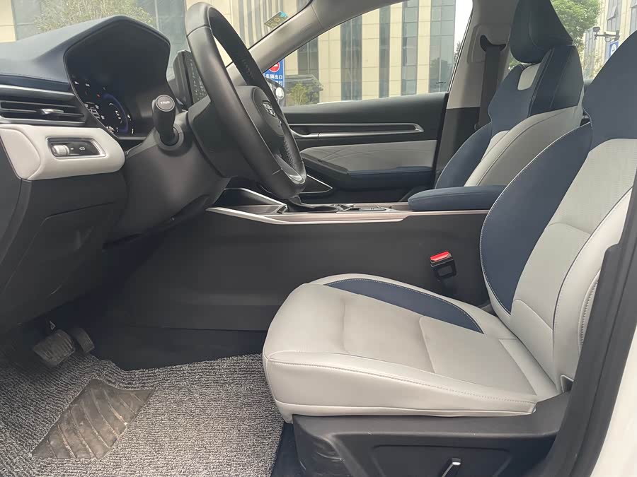 Emgrand 2021 car image #6