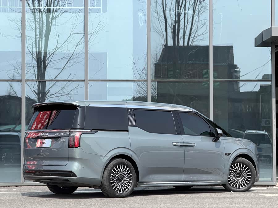 Zeekr 009 2024 imagen de coche #6