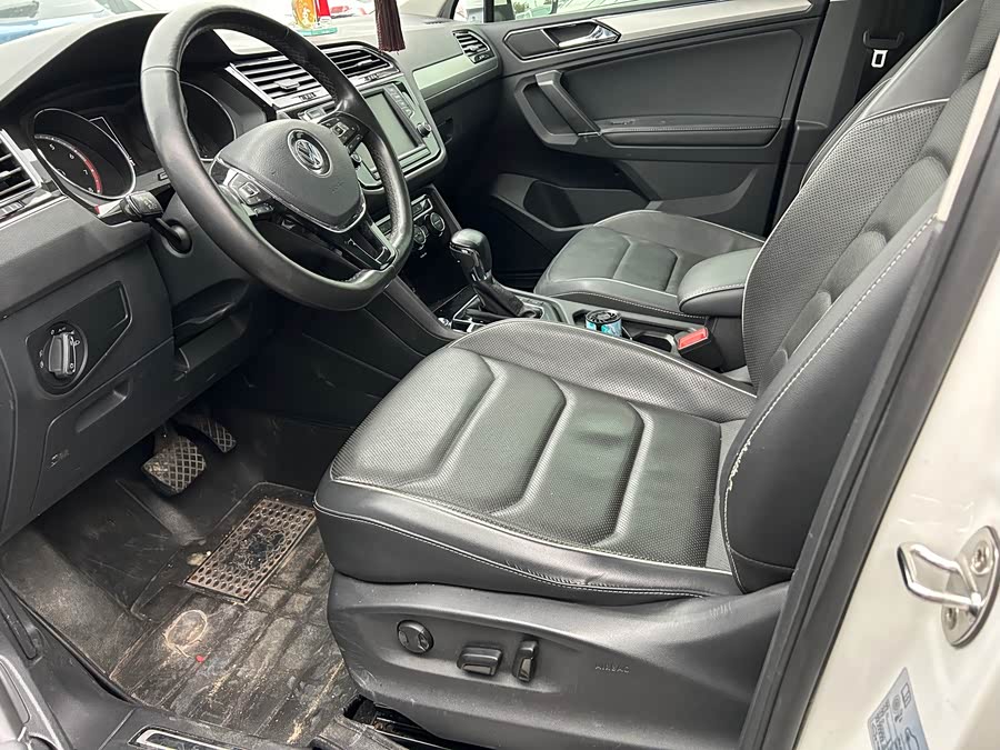 Volkswagen Tiguan L 2017 #6 Volkswagen Tiguan L 2017 car image #6