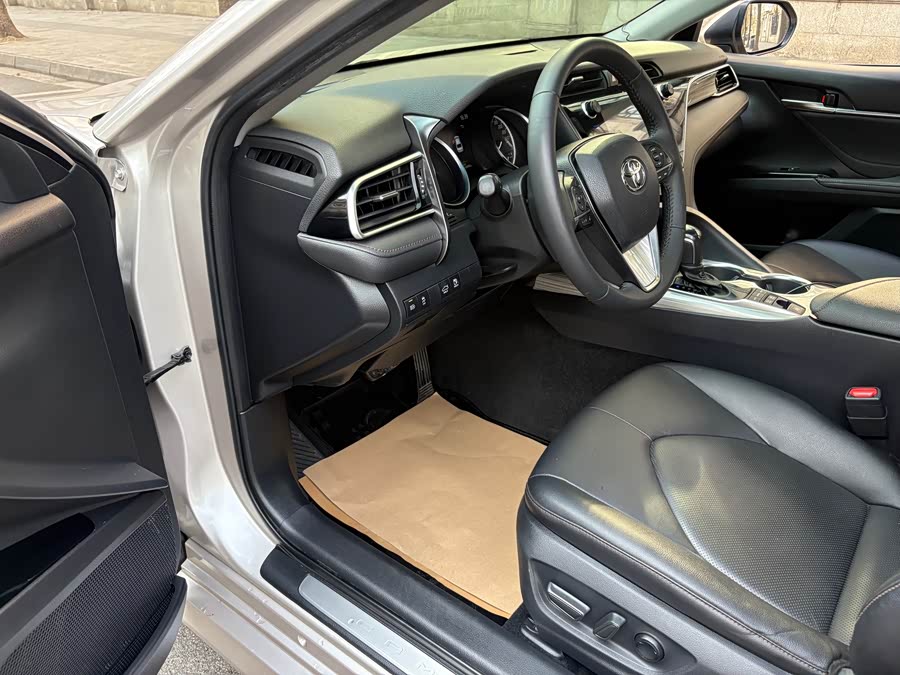 Toyota Camry 2019 immagine di auto #6