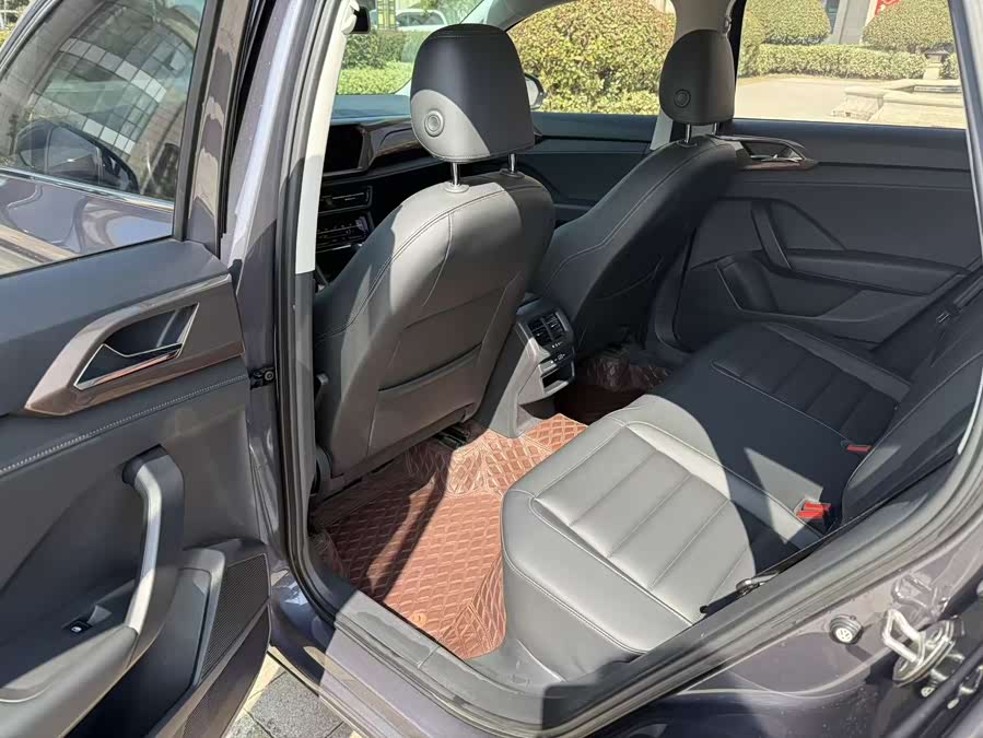 Volkswagen Tharu 2021 car image #6