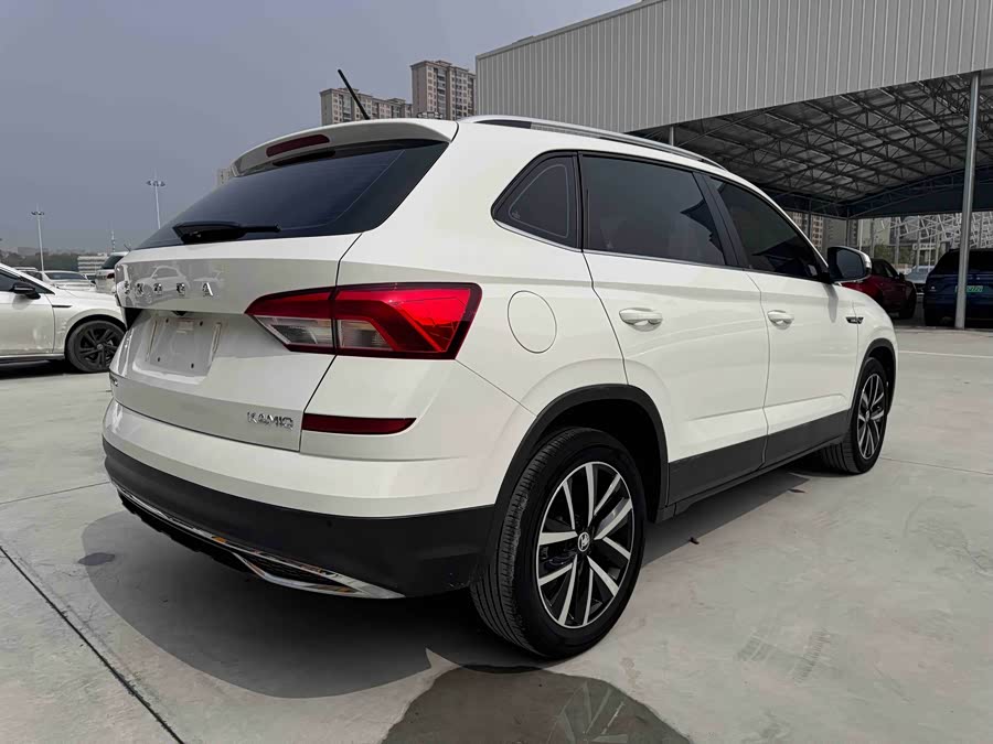 Skoda Kamiq 2022 imagen de coche #6