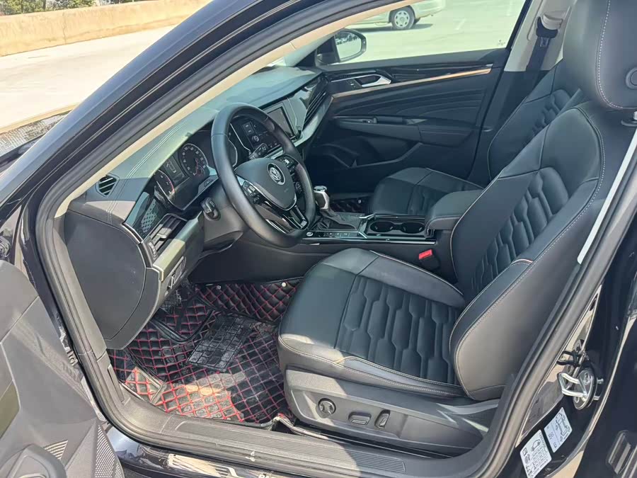 Volkswagen Passat 2020 car image #6