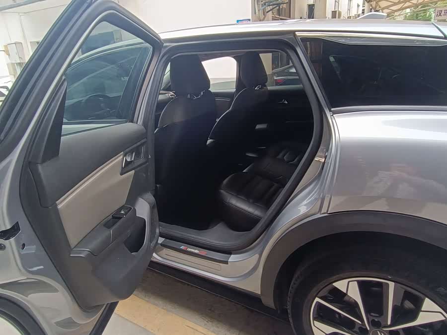 Citroen C5 X 2024 car image #6