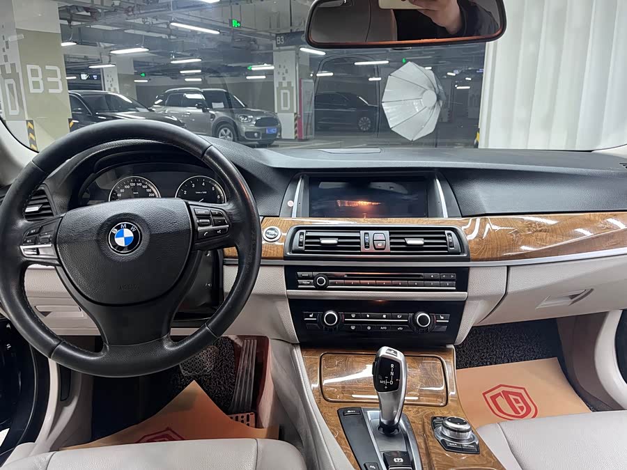 BMW 5 Series 2011 car image #6