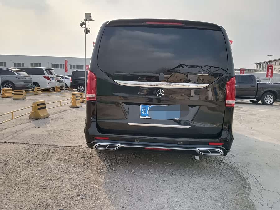 Mercedes-Benz V Class 2018 car image #6