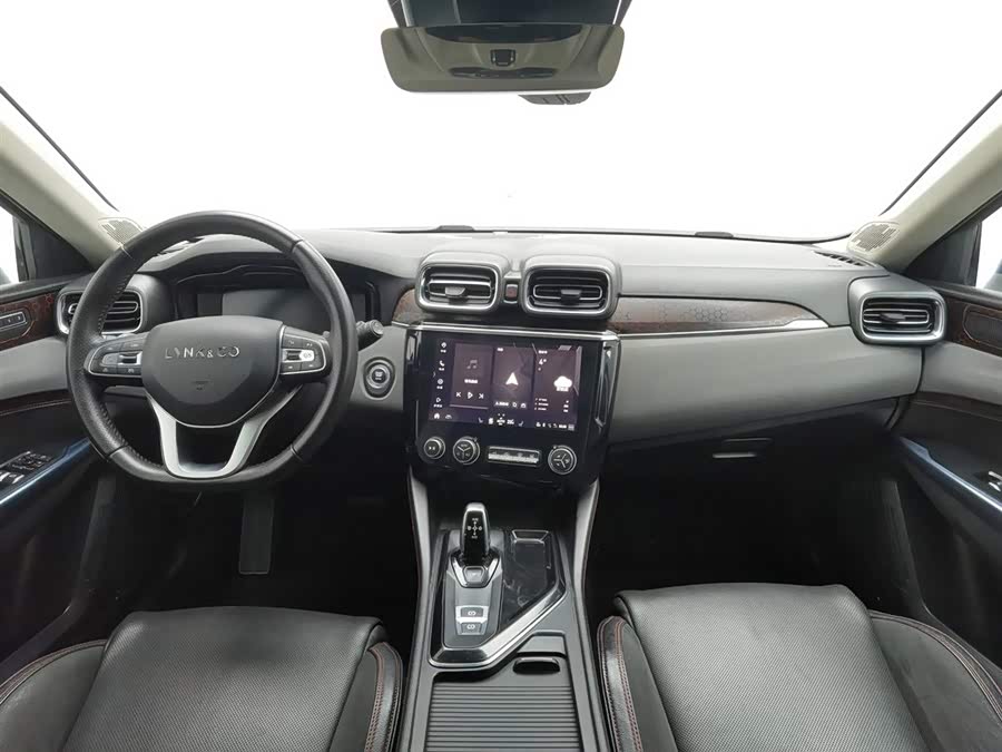 Lynk & Co 02 2018 car image #6