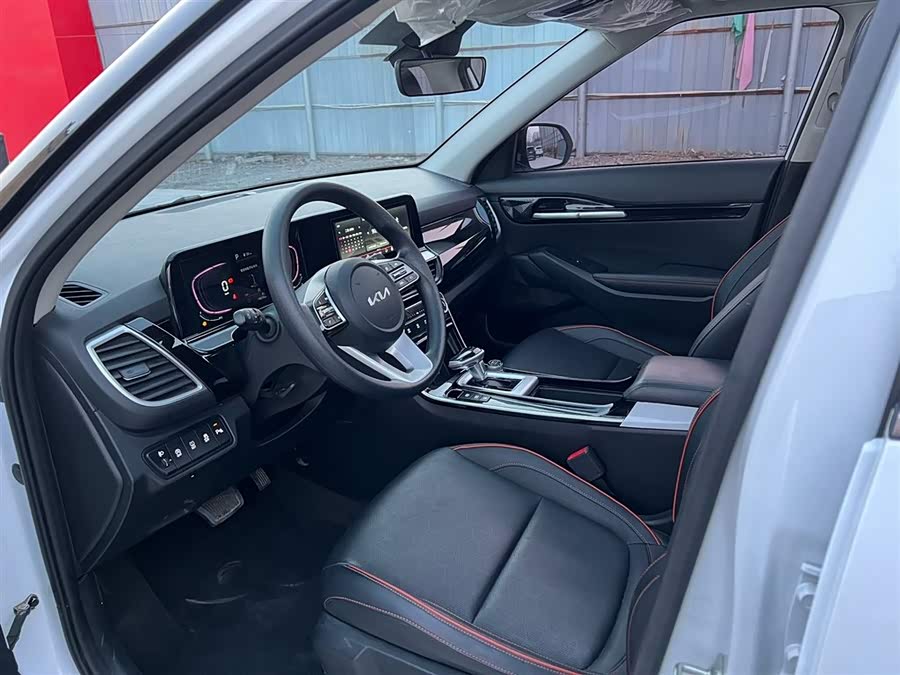 Kia Seltos 2023 imagen de coche #6