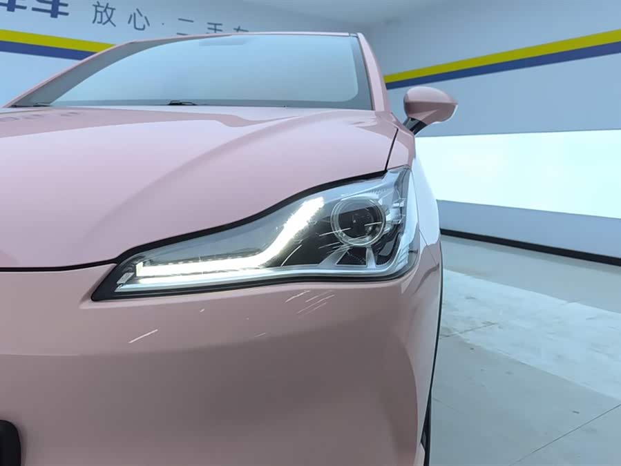 哪吒汽车 哪吒V 2022 汽车图片 #6