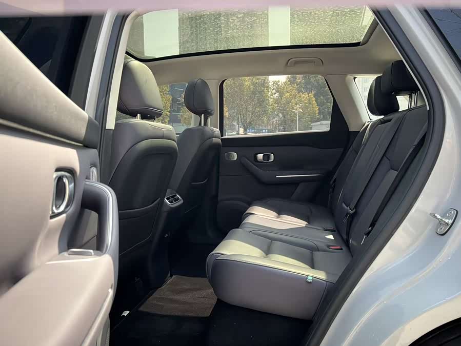 零跑汽车 零跑C10 2024 汽车图片 #6