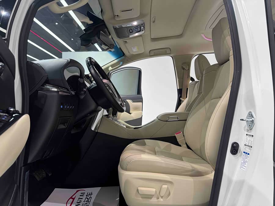 Toyota Alphard 2021 immagine di auto #6