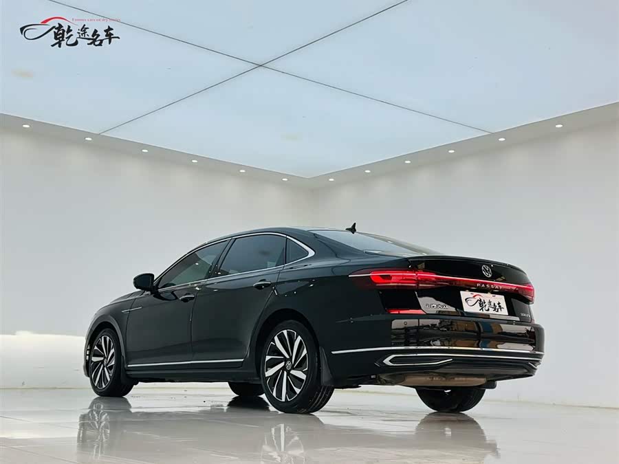 Volkswagen Passat 2023 صورة سيارة #6