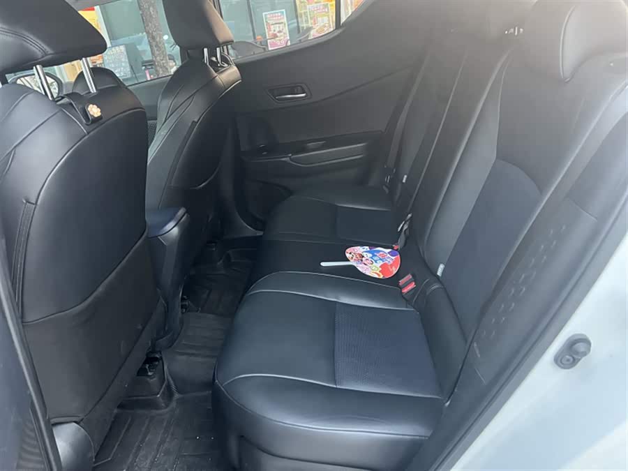 Toyota C-HR 2022 car image #6