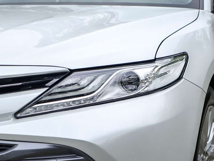 Toyota Camry 2020 car image #6