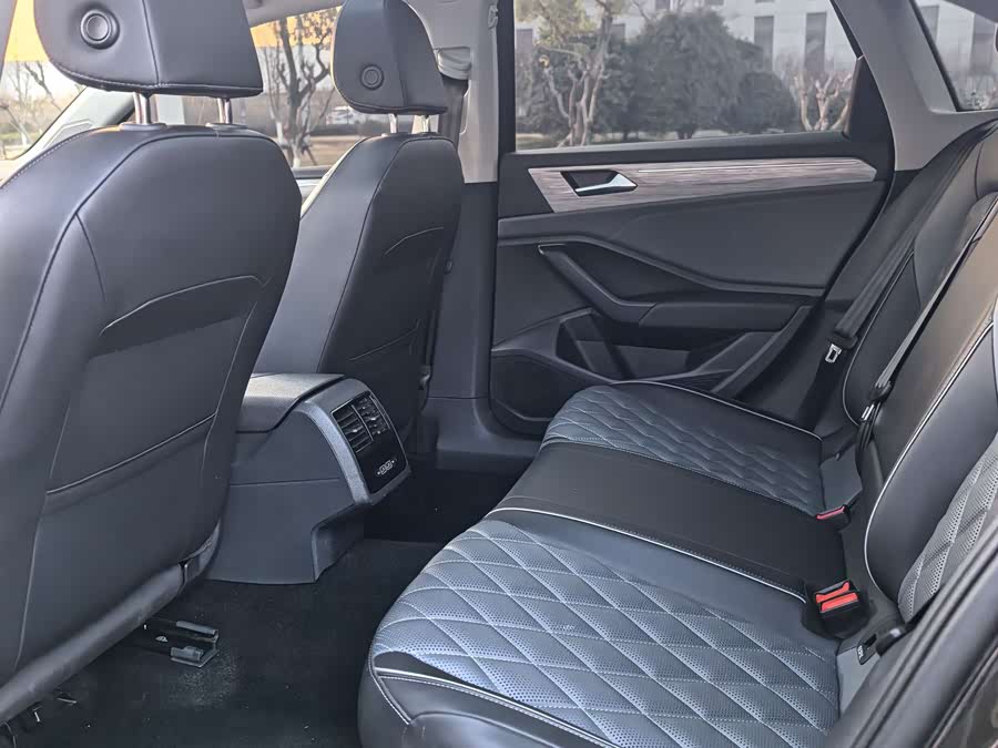 Volkswagen Sagitar 2023 car image #6