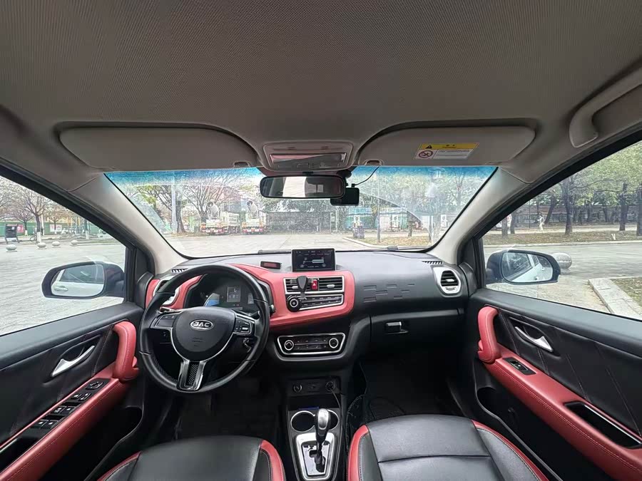 JAC 2018 car image #6