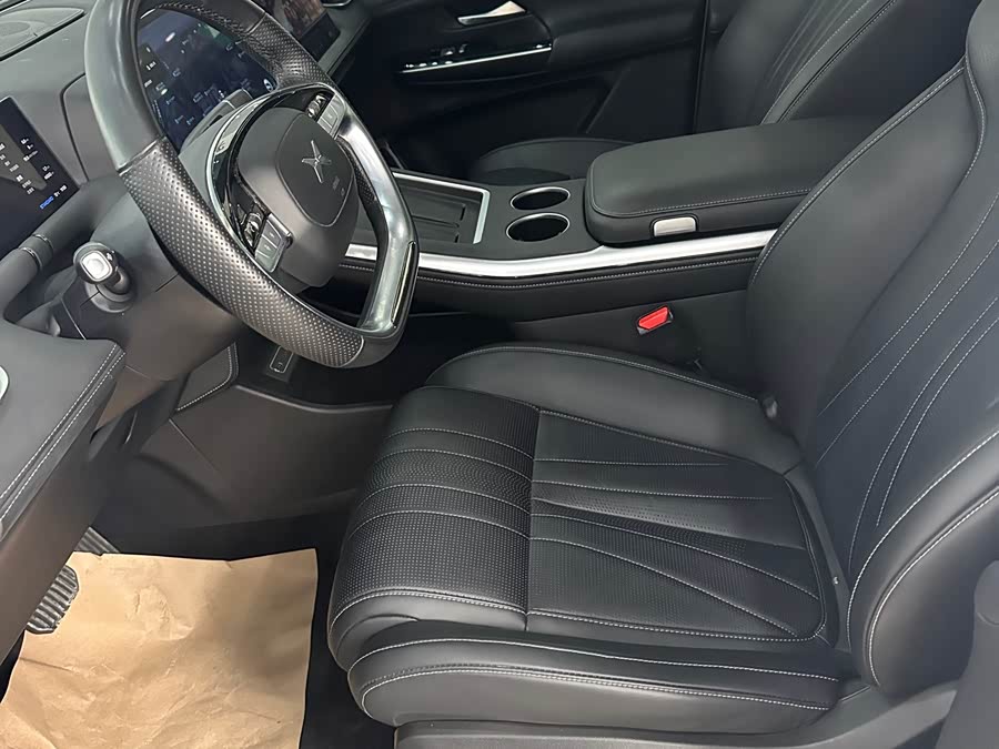 Xpeng G9 2024 immagine di auto #6