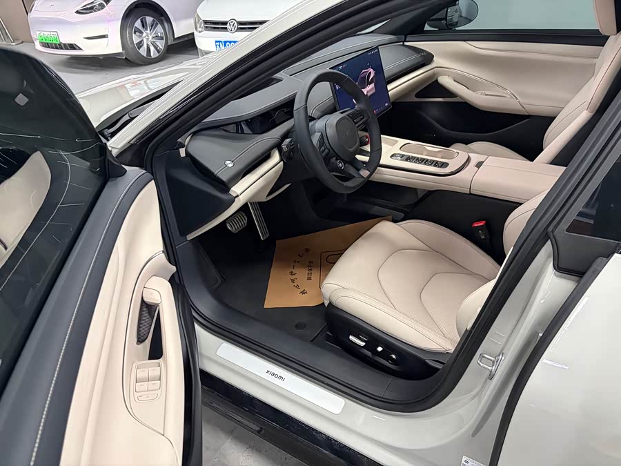 MI SU7 2025 immagine di auto #6