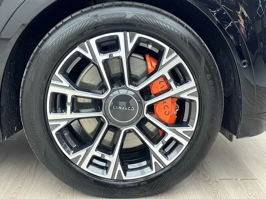 Lynk & Co 900 2025 car image #6
