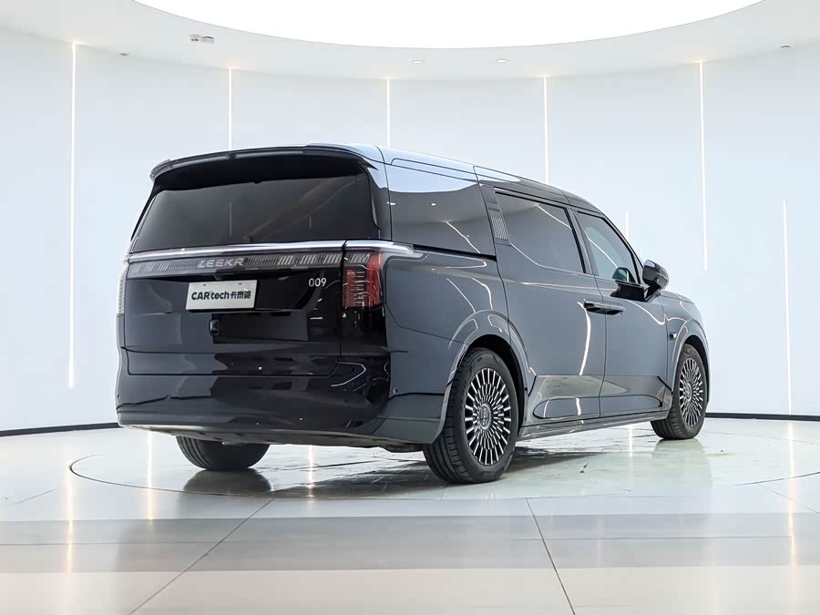 极氪 极氪009 2025 汽车图片 #6
