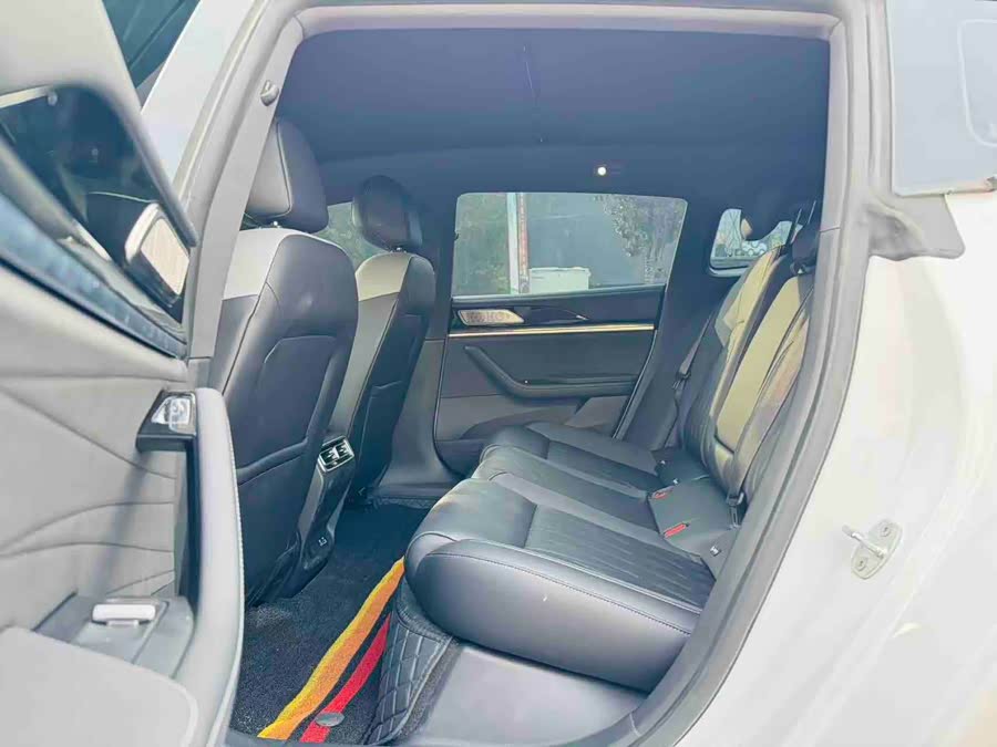 哪吒汽车 哪吒S猎装 2025 汽车图片 #6