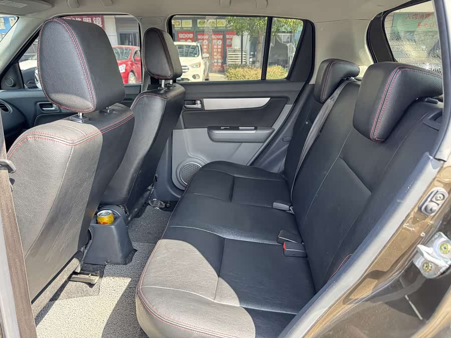 Suzuki Swift 2015 car image #6