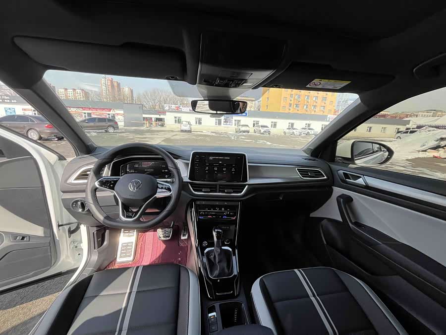 Volkswagen T-Roc 2024 #6 Volkswagen T-Roc 2024 car image #6