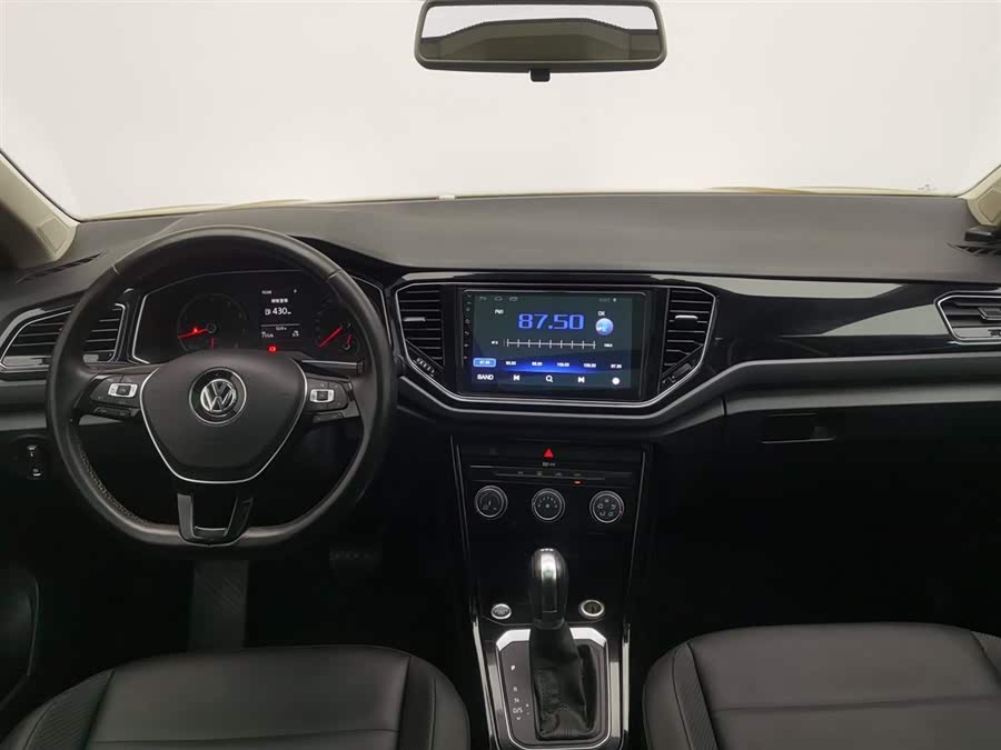 Volkswagen T-Roc 2019 car image #6