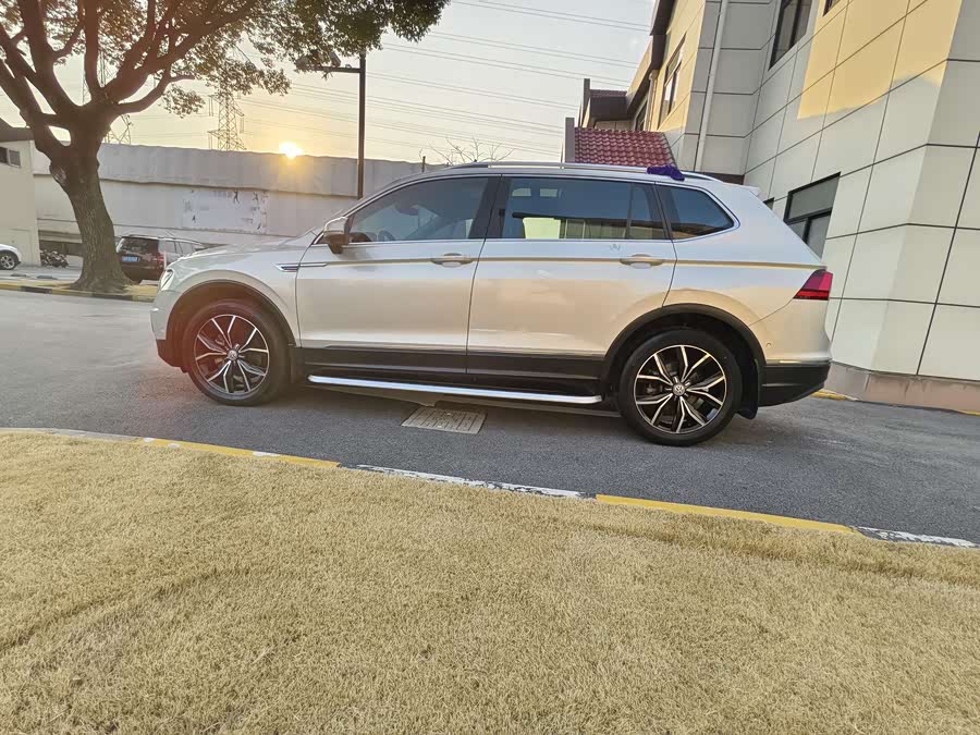 Volkswagen Tiguan L 2019 изображение автомобиля #6