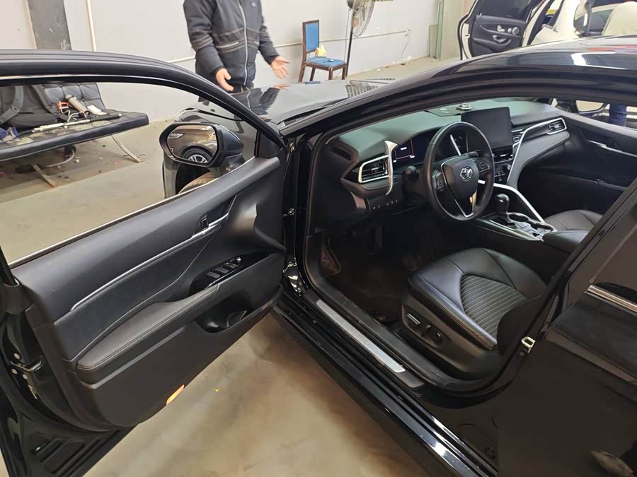 Toyota Camry 2023 car image #6