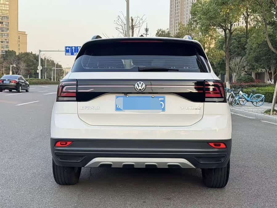 Volkswagen T-Cross 2020 car image #6
