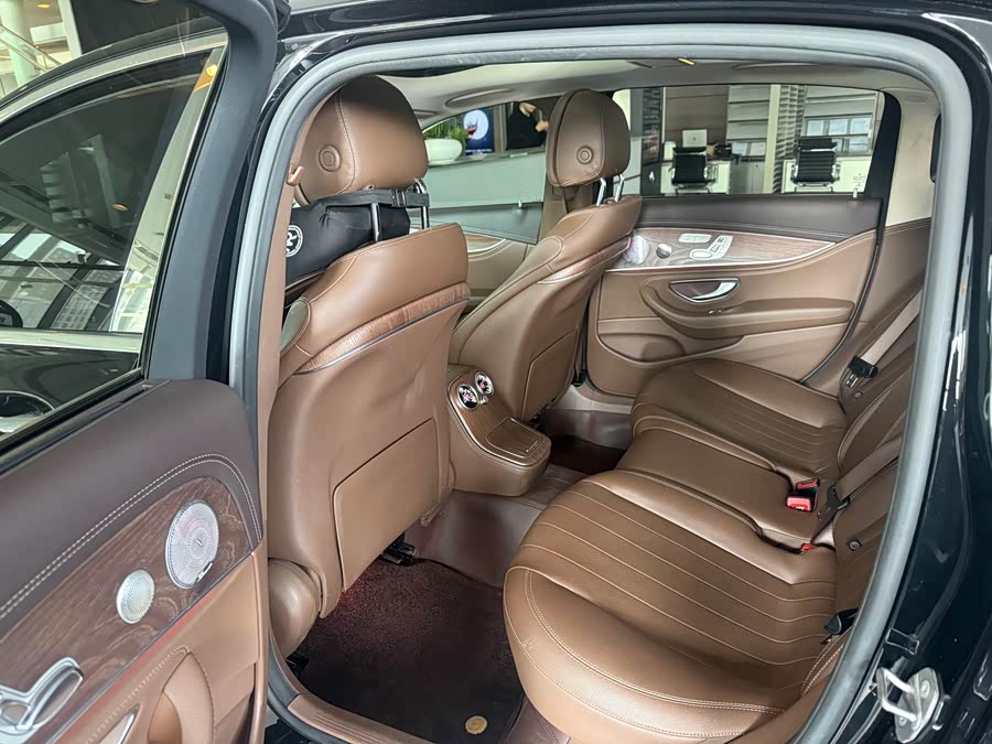 Mercedes-Benz E Class 2022 car image #6