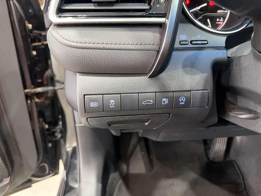 Toyota Camry 2018 immagine di auto #6