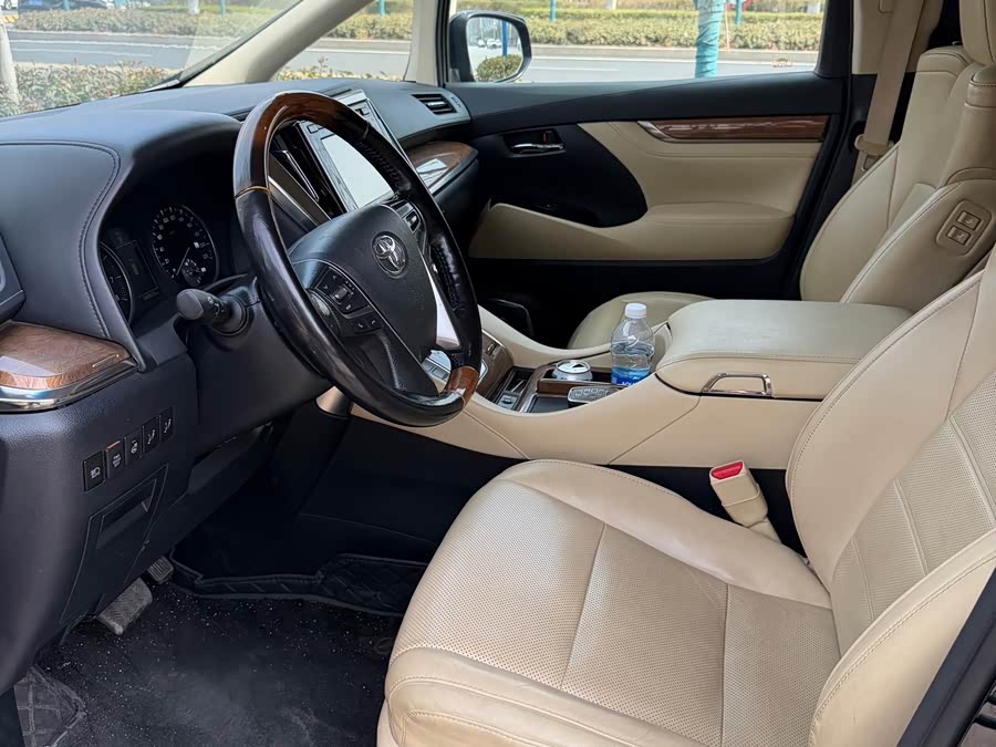Toyota Alphard 2017 car image #6