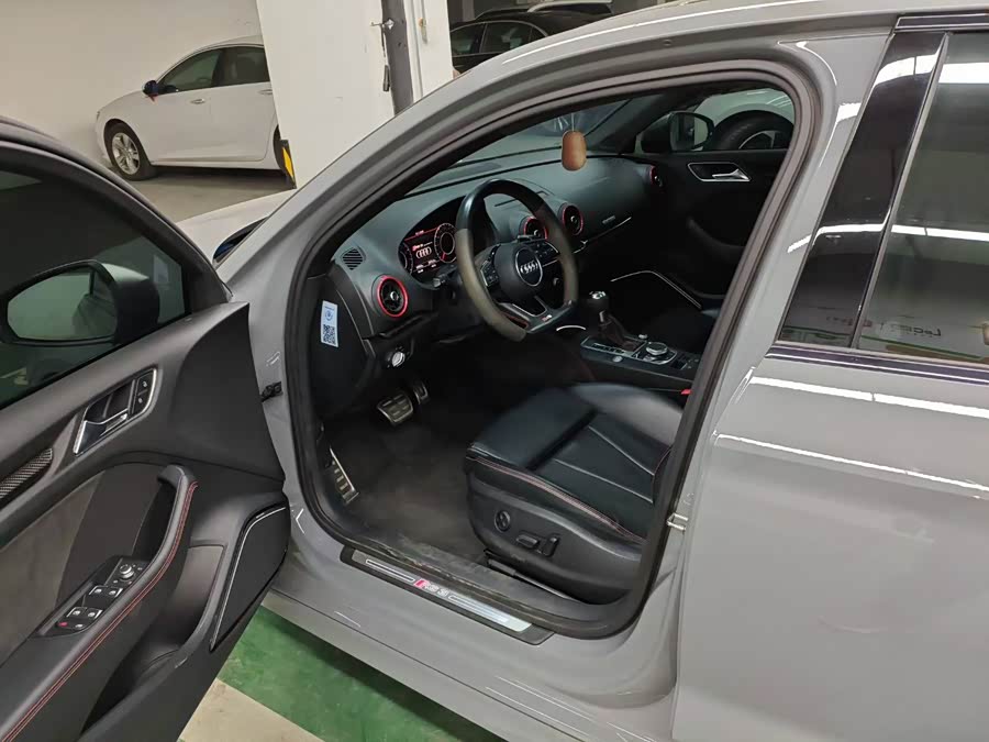 奥迪 奥迪RS 3 2018 汽车图片 #6