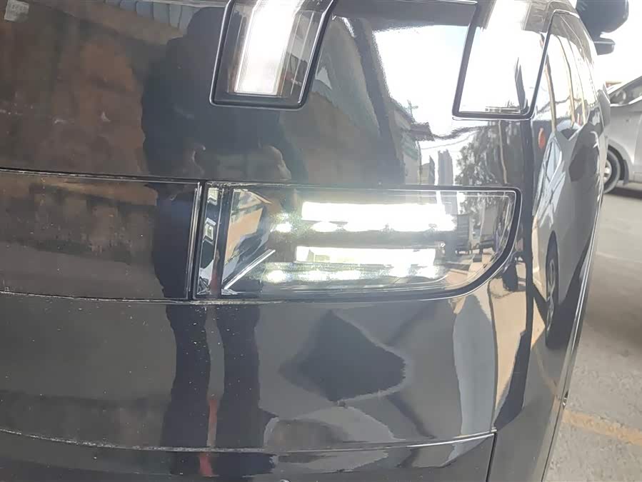 Lynk & Co 900 2025 car image #6