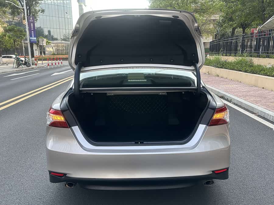 Toyota Camry 2020 immagine di auto #6