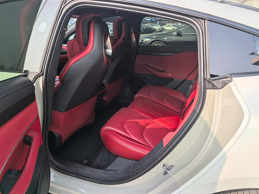 MI SU7 2024 car image #6